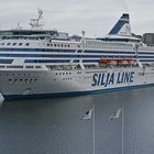 Fähre "SILJA SERENADE" kurz vor dem Anlegen in Stockholm