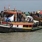 fähre über den brahmaputra