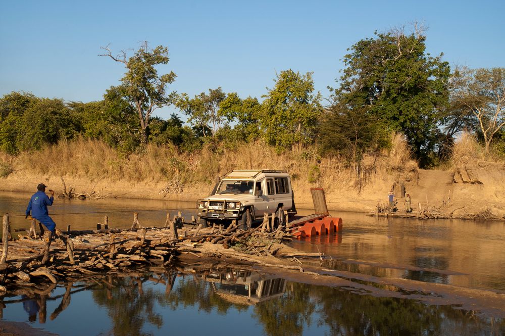 Fähre über den Luangwa