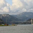 Fährenblick über den Fjord