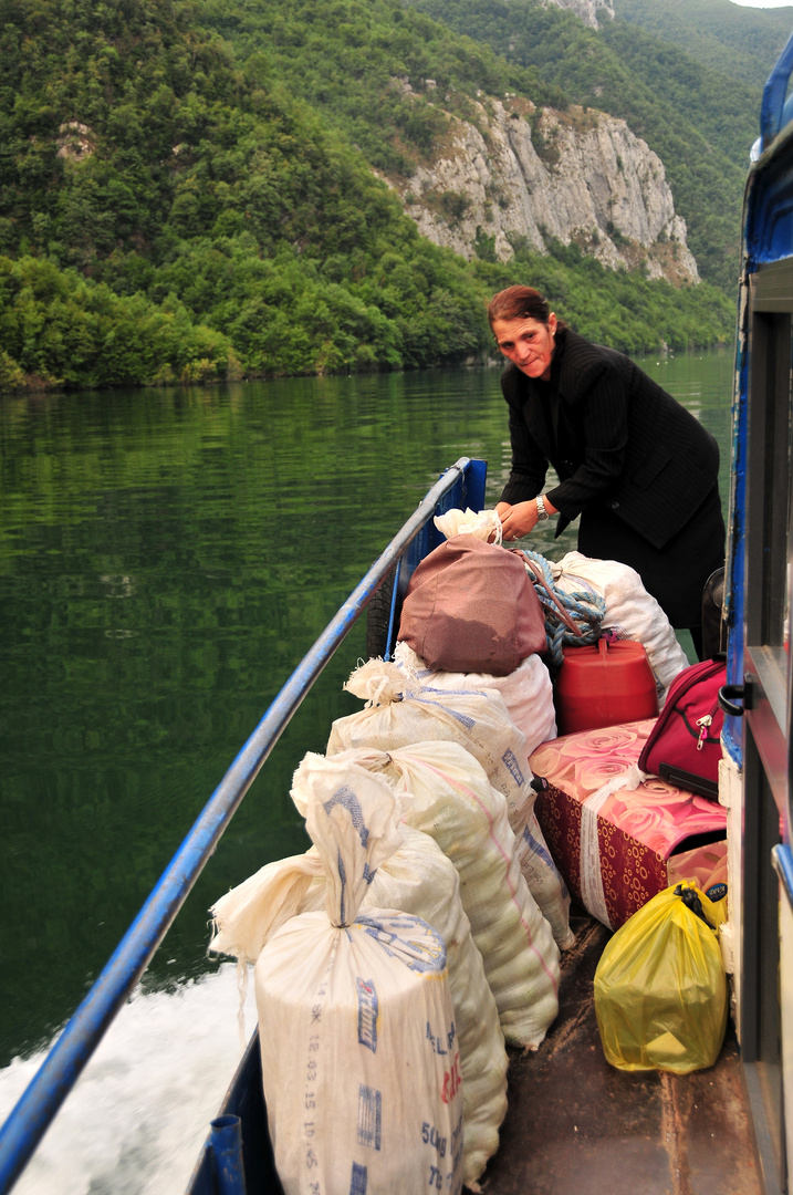 Fährfahrt in der Drin-Schlucht