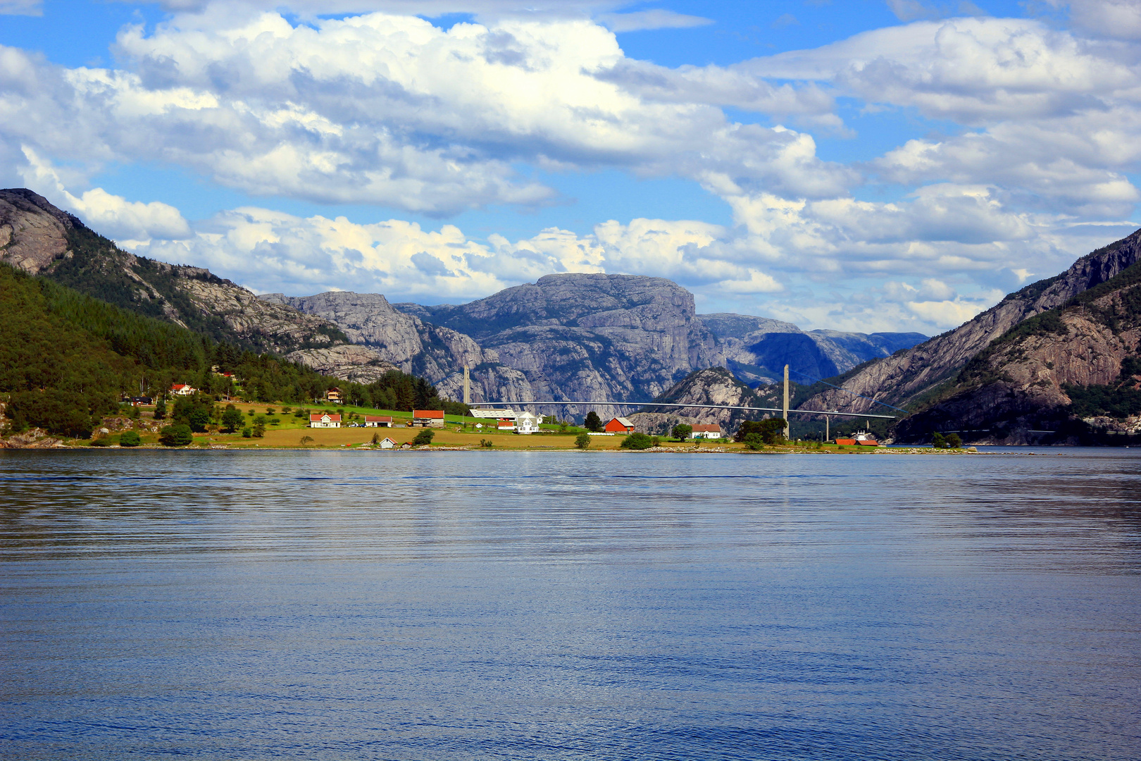 Fährüberfahrt über den Lysefjord zum Preikestolen