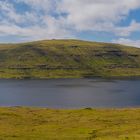 Färöer - See Sørvágsvatn oder auch Leitisvatn   ----------   Panorama freihand 8x hochkant