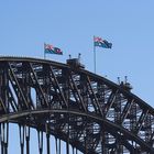 Fahnen auf der Harbour Bridge