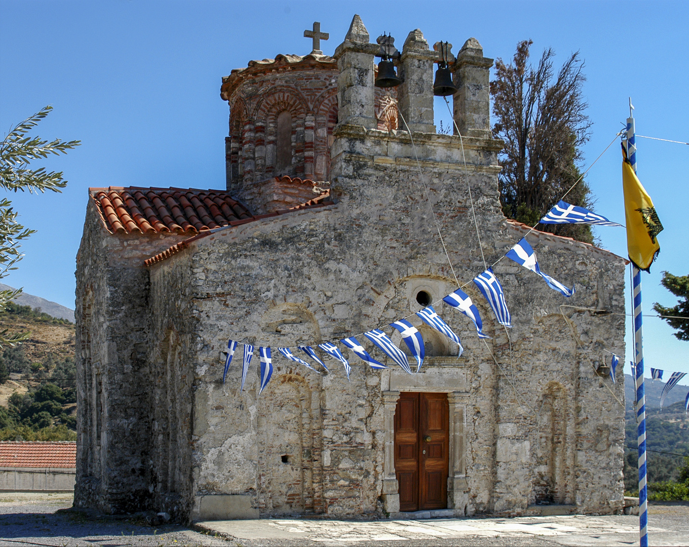 fahnenmast mit kapelle