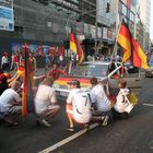 Fahnenmeer nach 4:0 Kantersieg gegen Gott und Argentinien