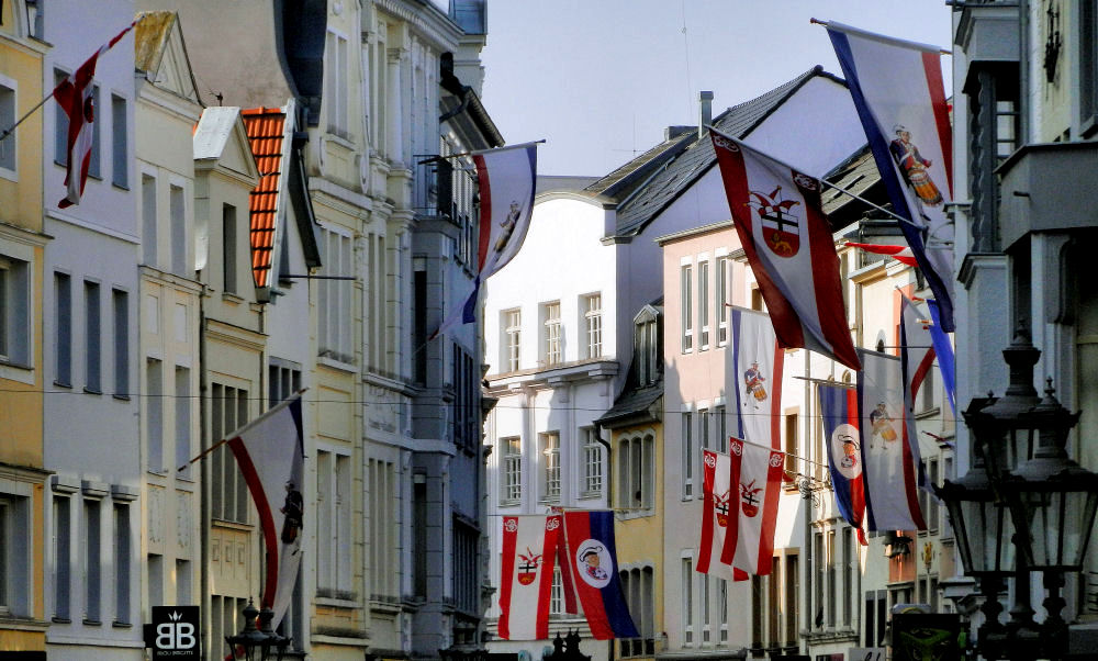 Fahnenschmuck Rosenmontag in Bonn