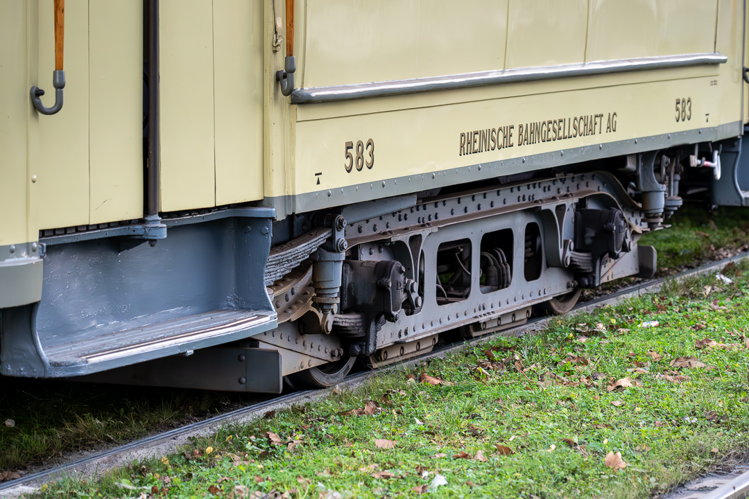 Fahrgestell einer historischen Straßenbahn