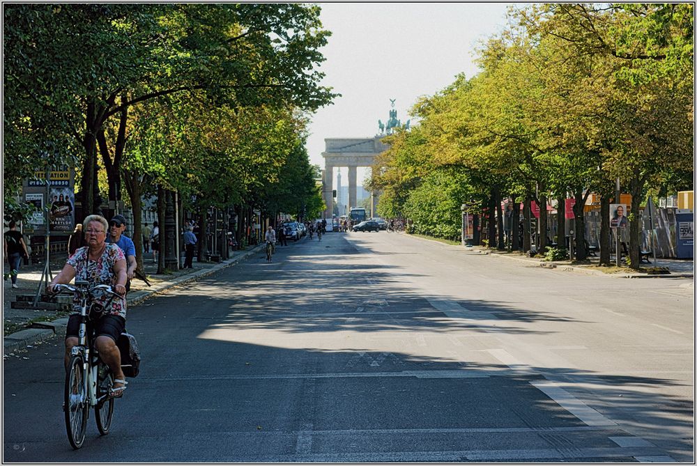 Fahrrad fahren Unter-den-Linden.