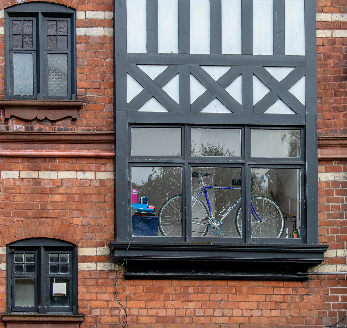 Fahrrad im Fenster