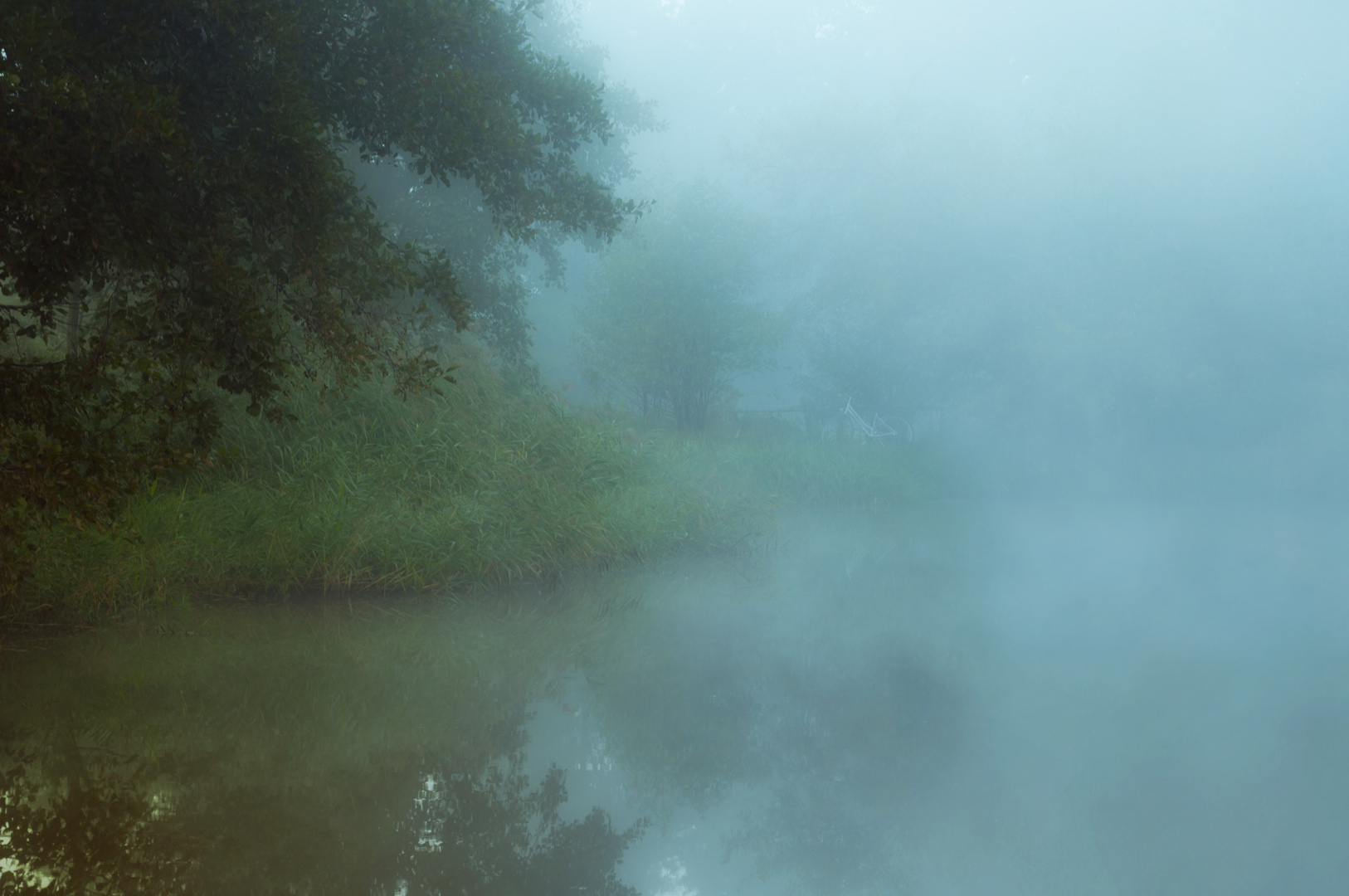 Fahrrad im Nebel