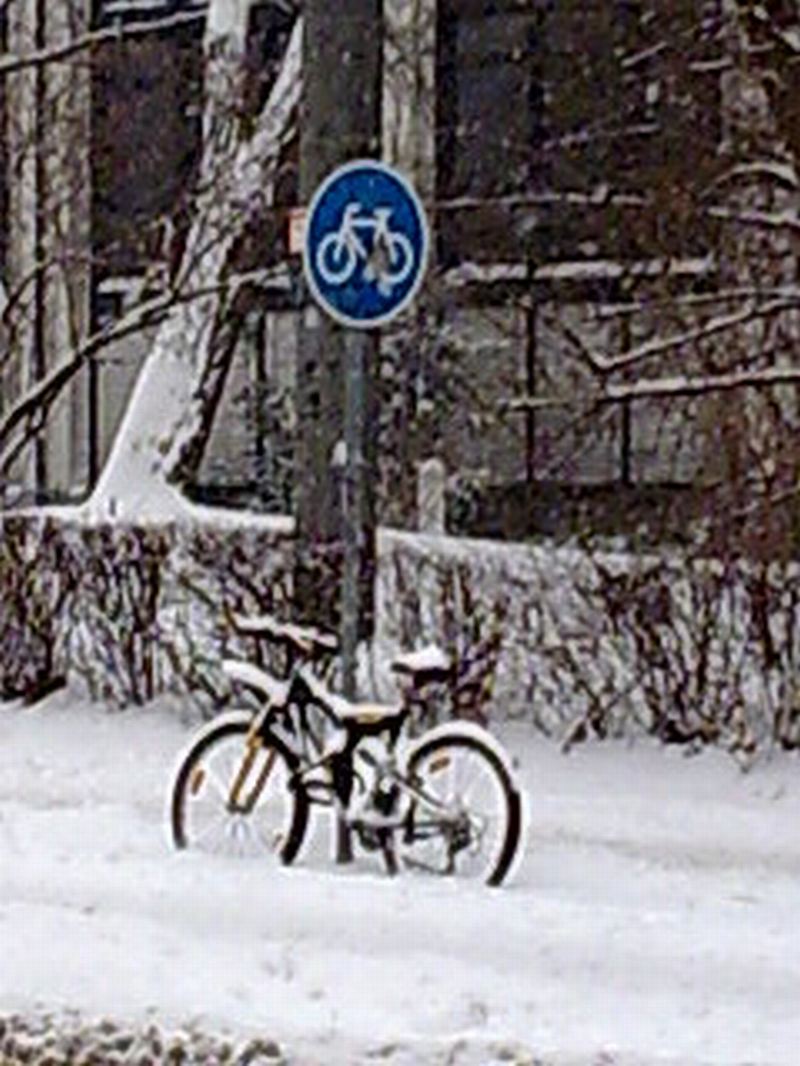 Fahrrad im Schnee