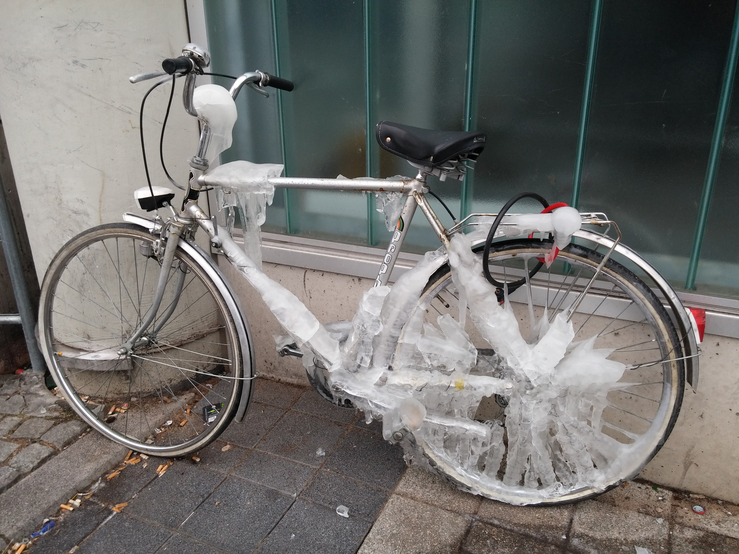 Fahrrad mit Eis in Hannover- ein natürliches Schloss