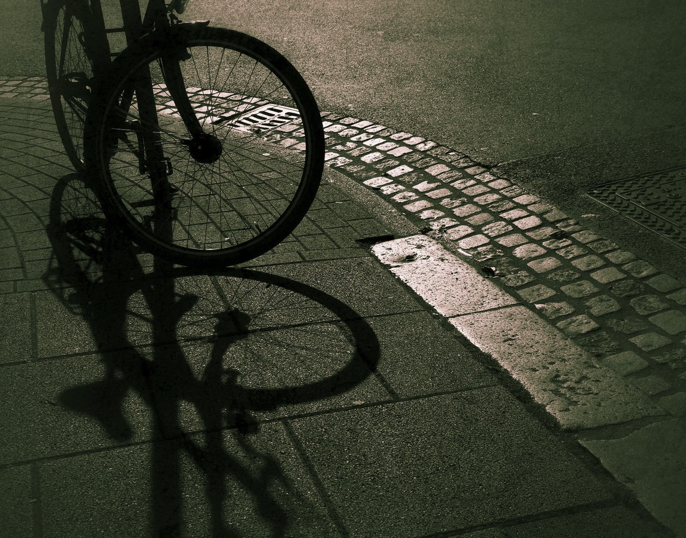 Fahrrad mit Schattenspiel