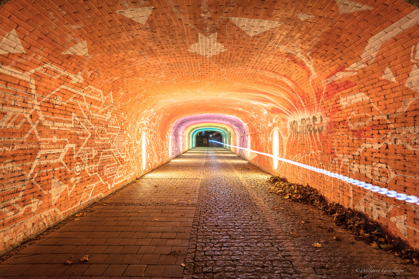 gewölbte fussgänger und fahrrad gänger tunnel