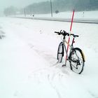 Fahrradfahren im Schneesturm