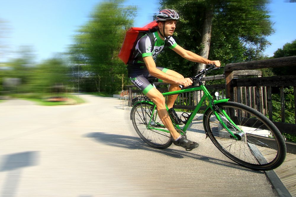 Fahrradkurier in Eile