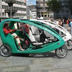 Fahrradtaxis vor dem Kölner Dom