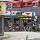 Fahrräder abstellen verboten - Hertz - Einfahrt - Bahnhofsmission - Burgerking - 2m