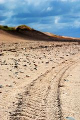 Fahrspuren am Nordseestrand (Dänemark)