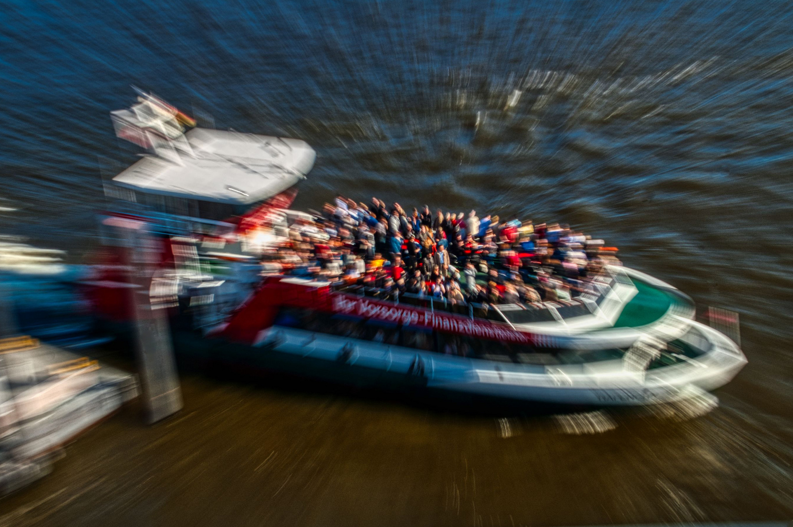 Fahrt auf der Elbe