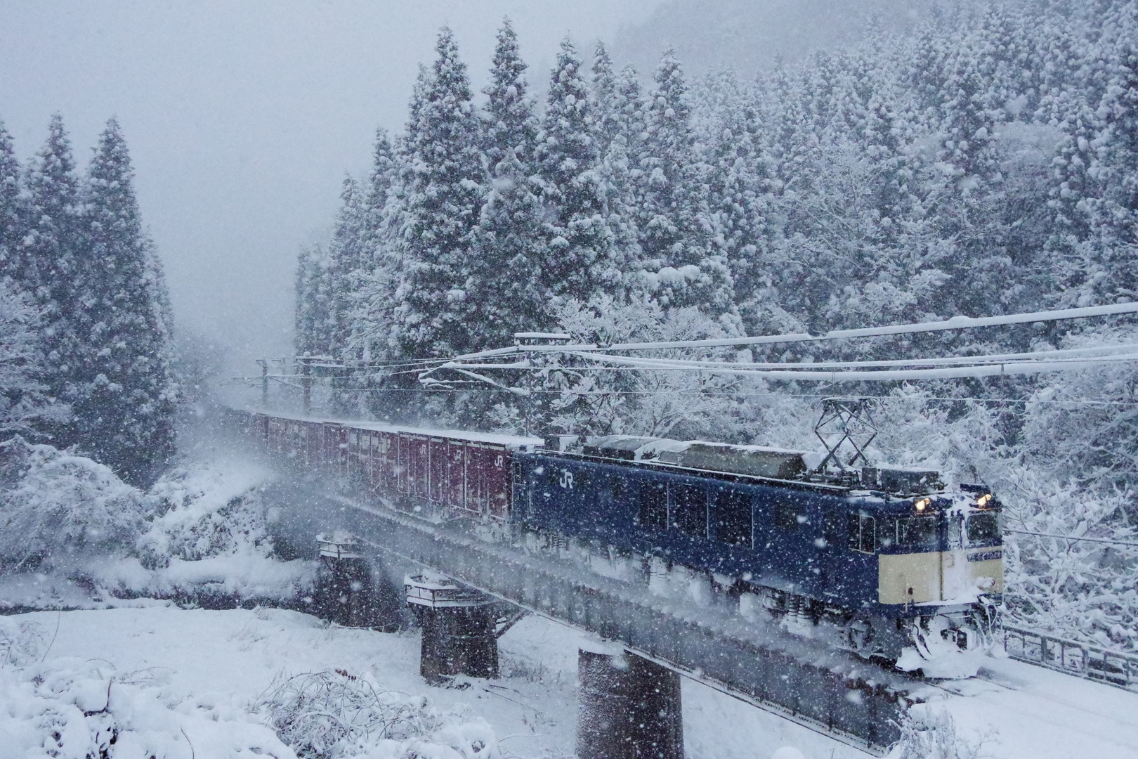 Fahrt durch Heftige Schneefälle 