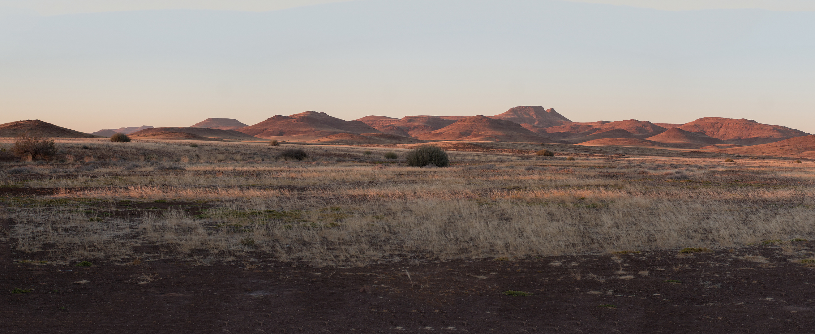 Fahrt durch Konsessionsgebiet nähe Opuwo - Abends Blick auf die Canyons