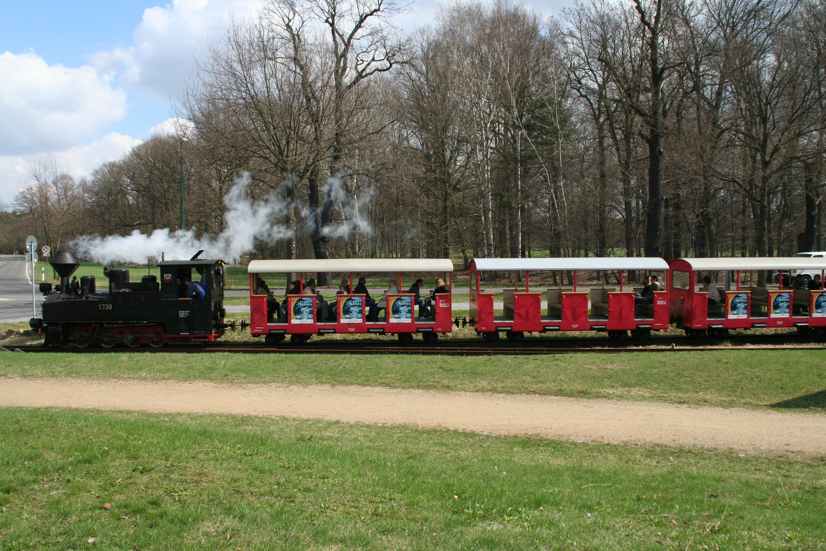 Fahrt in den Frühling mit der Parkeisenbahn Cottbus