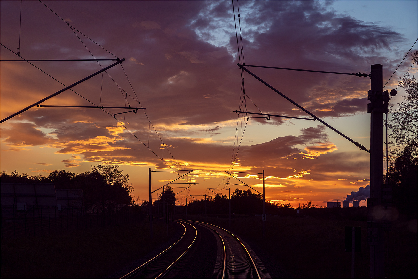 ... Fahrt in die Nacht ...