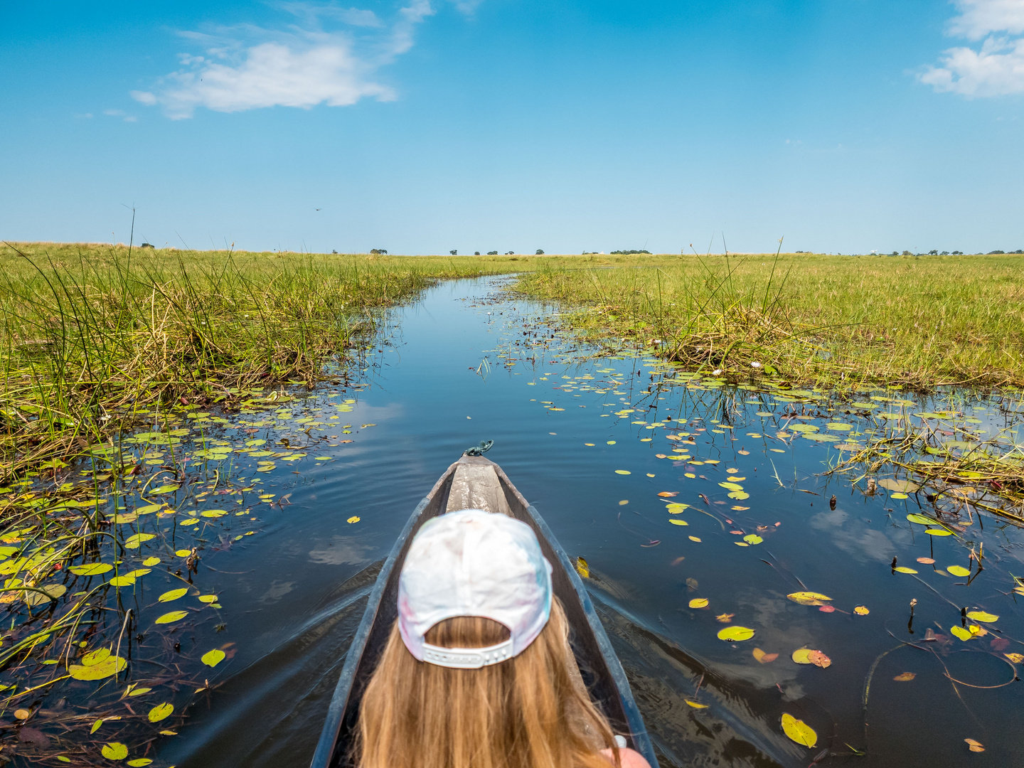 Fahrt ins Okavango-Delta mit einem Mokoro (Einbaum-Boot)