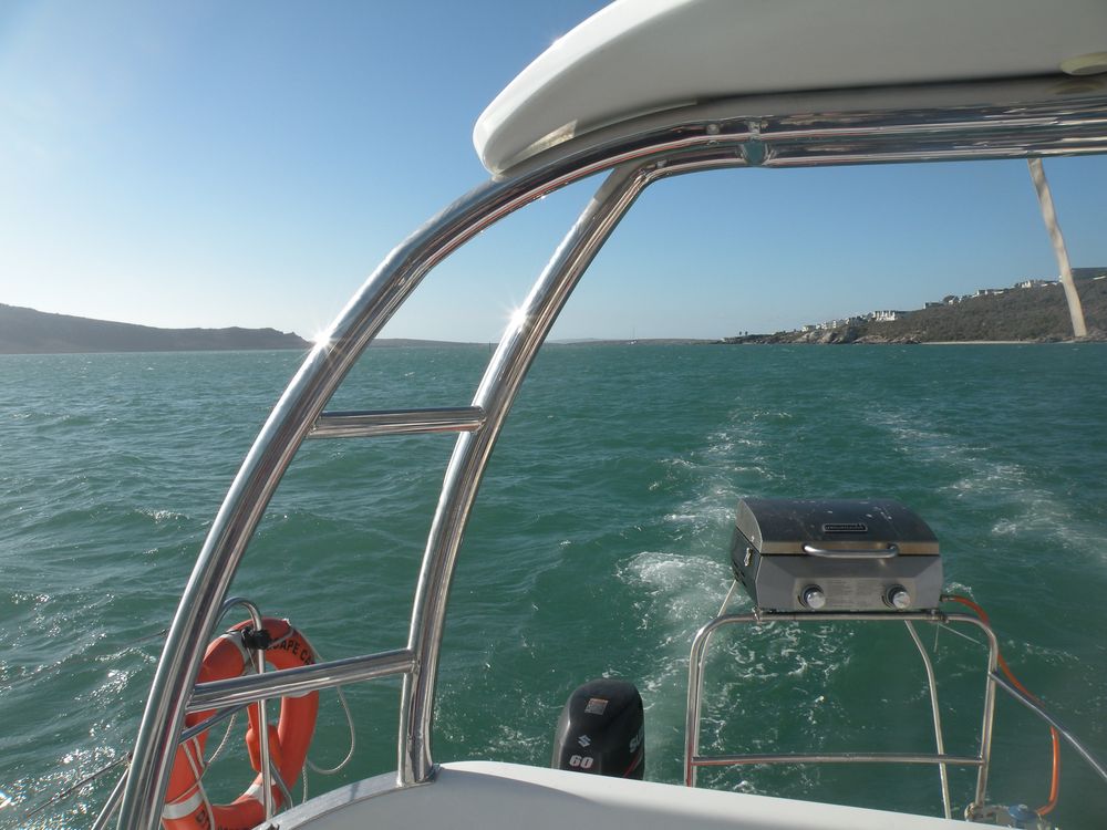 Fahrt mit einem Charterboot auf der Langebahn Lagoon.