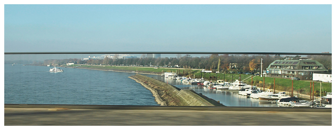 Fahrt über den Rhein