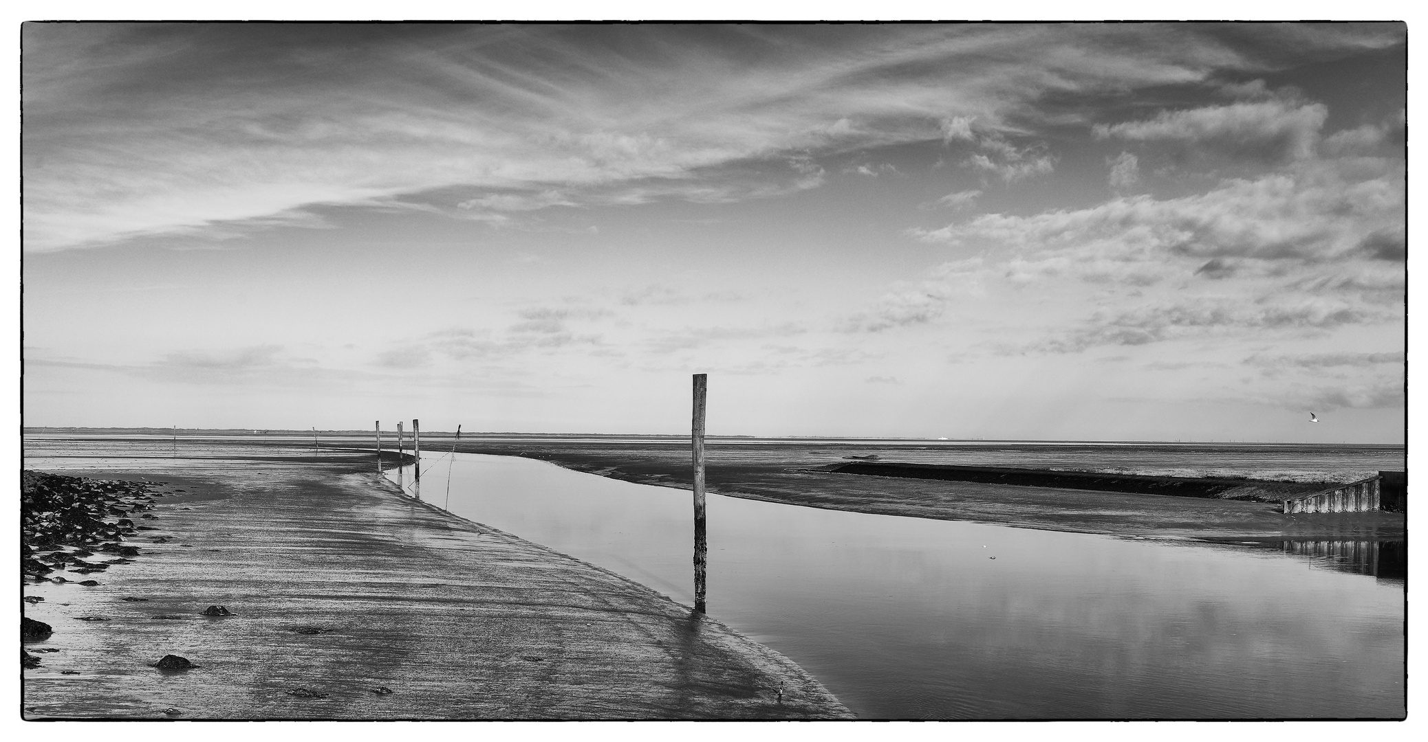 Fahrwasser Hafen Dornumersiel bei Ebbe