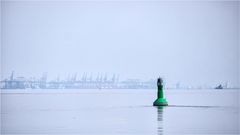 Fahrwassertonne 33...