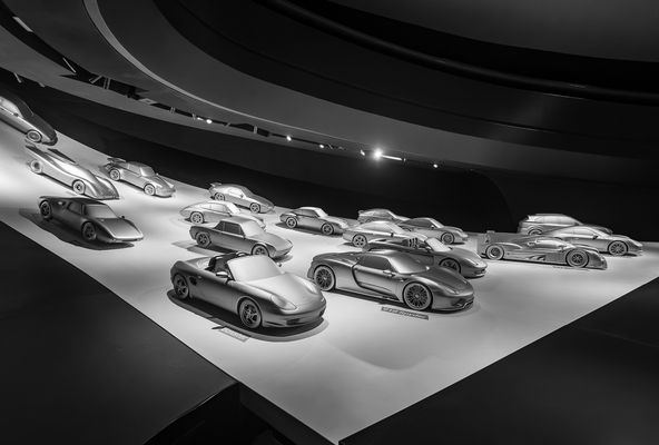 Fahrzeugmodelle im Porsche Pavillon