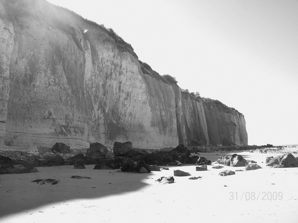 falaise sur la plage normande