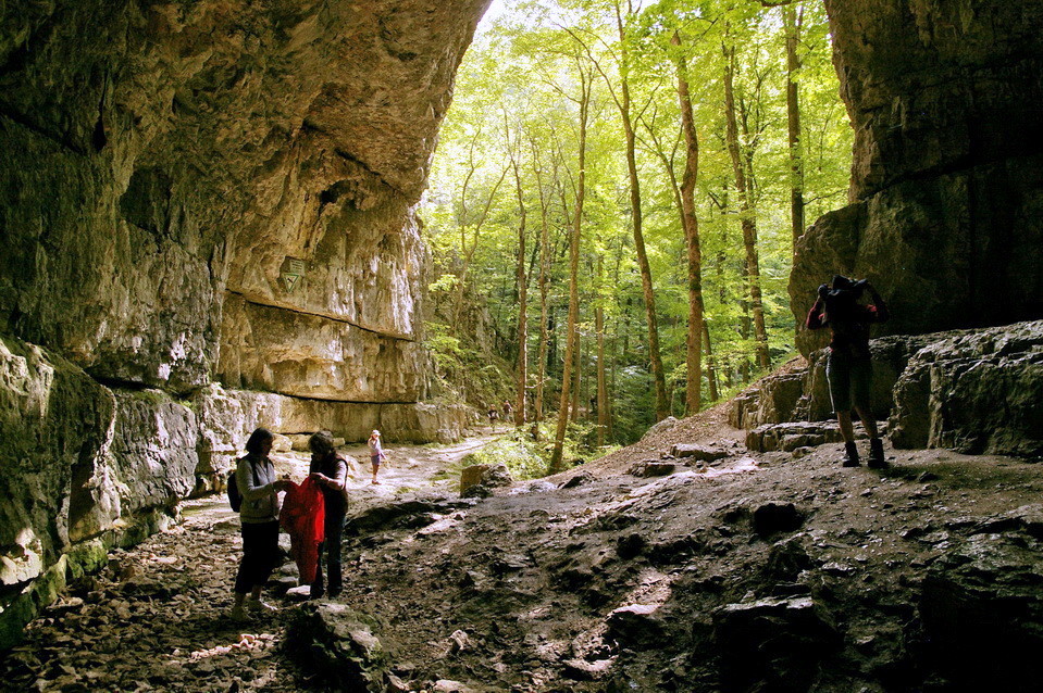 Falkensteiner Höhle; der Blick nach draußen