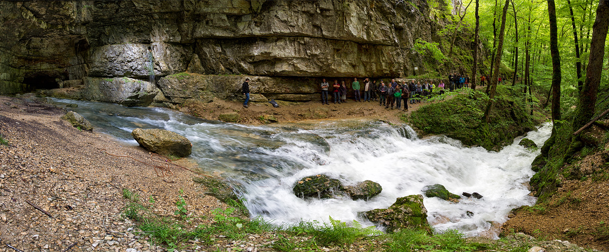 Falkensteiner Höhle Portal bei Hochwasser