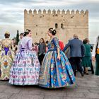 Falleras en el Puente Romano, Córdoba