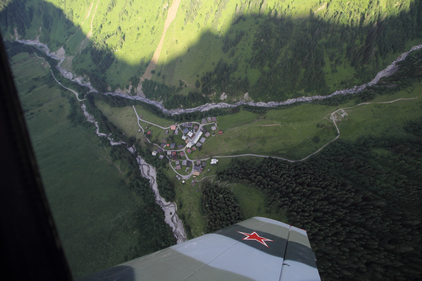 Fallerschein -Tirol größtes Almdorf -  von Oben 