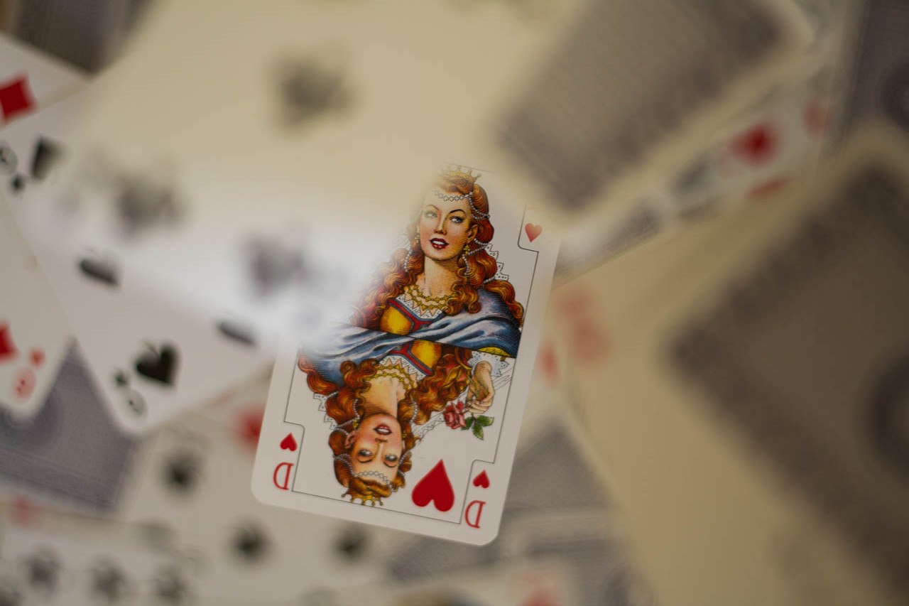 Falling Queen of Hearts