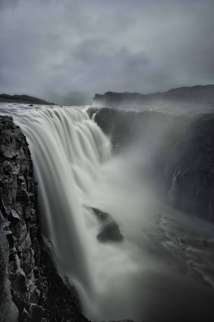 FaLliNg WaTer