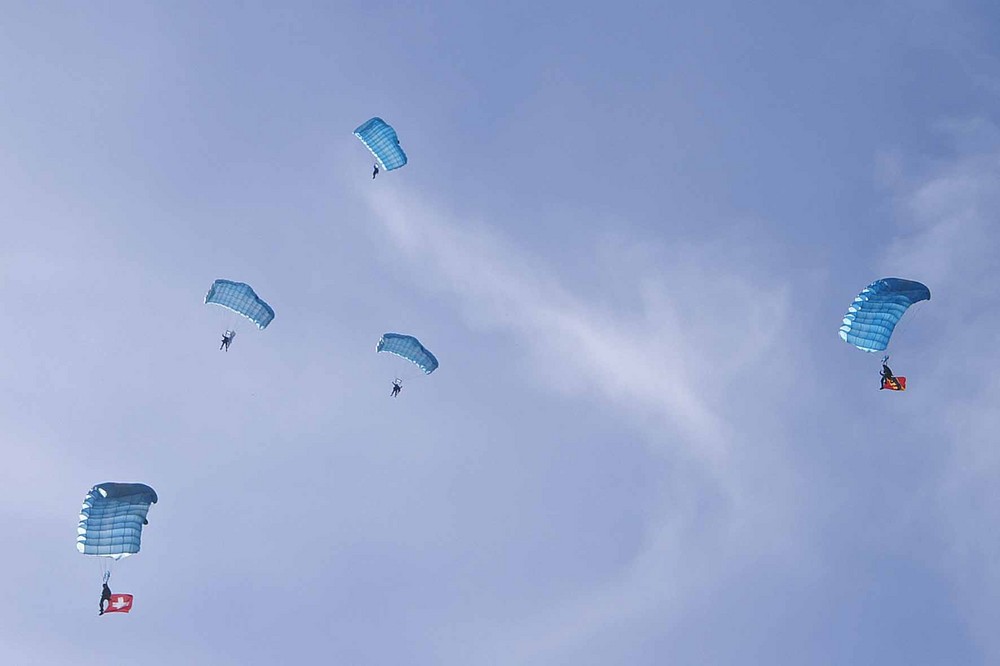 Fallschirmspringer; Parachute; Armee