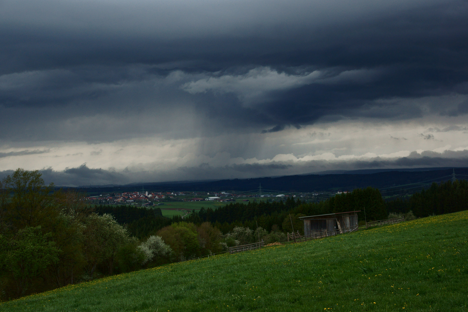 Fallstreifen (virga) über dem Schwarzwald