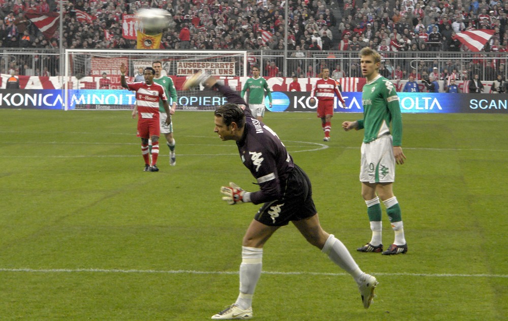 - Falscher Einwurf - Foto & Bild | sport, ballsport, fußball Bilder auf ...