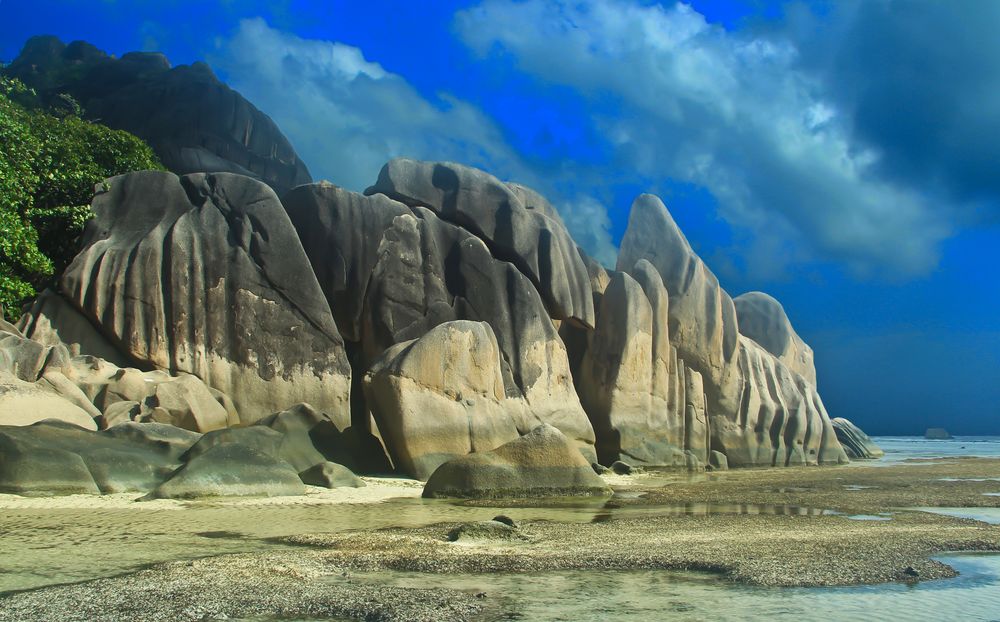 Faltenfelsen vor dem Sturm