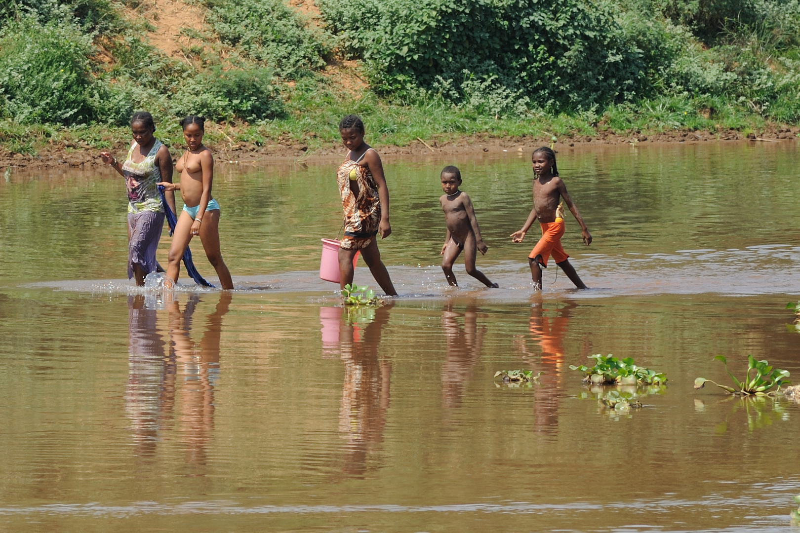 Famiglia in pesca (Madagascar)