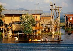 Familie auf dem Inle-See