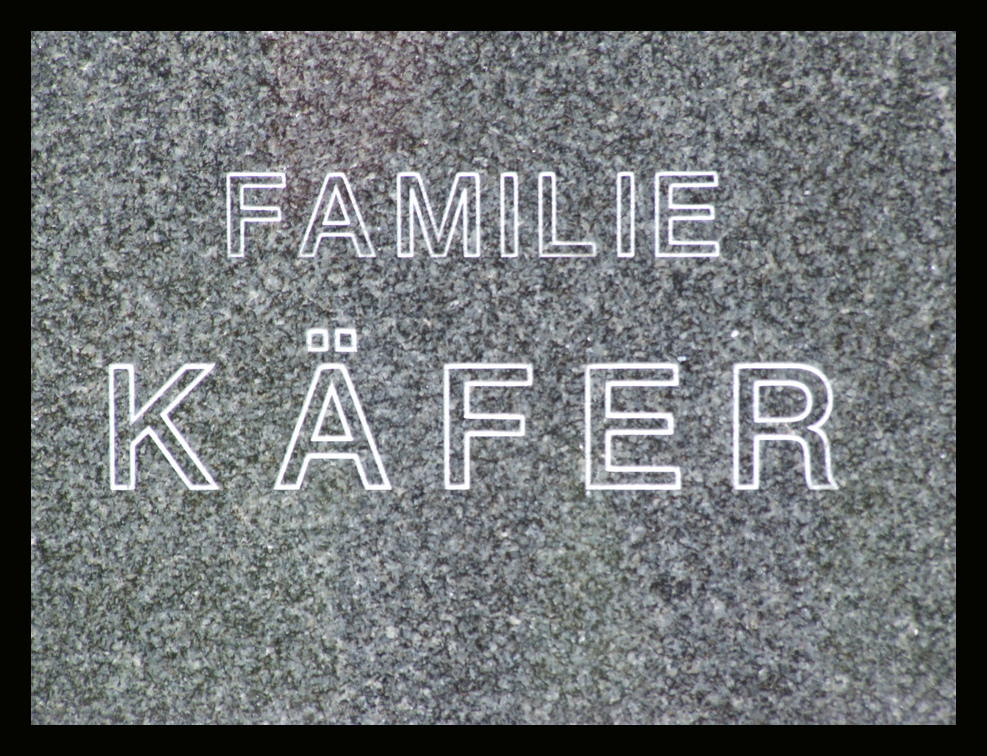 Familie Käfer am Meidlinger Friedhof