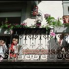 Familien Idylle auf dem Balkon